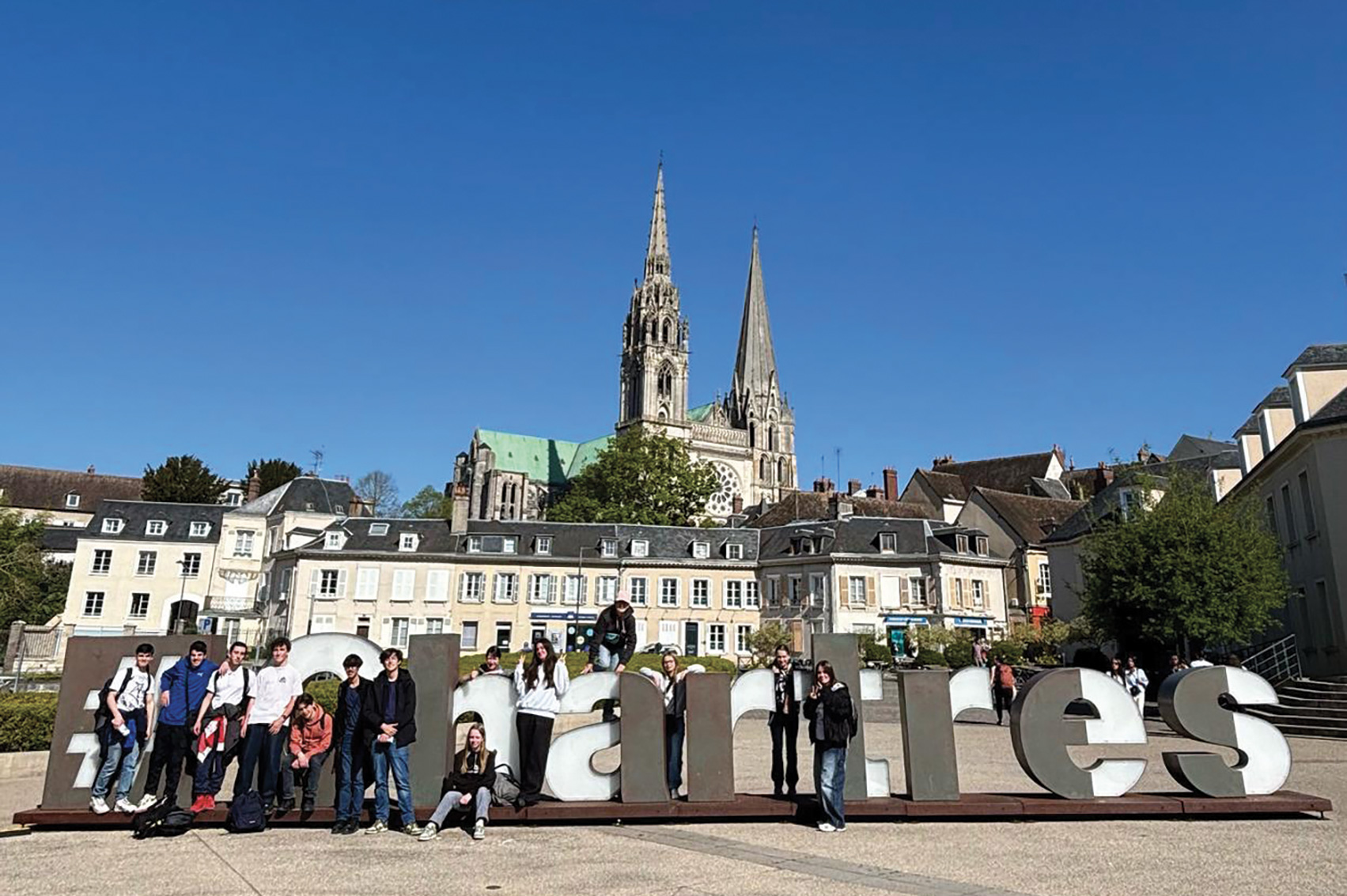 bl2-voyage-chartres-04-25-01